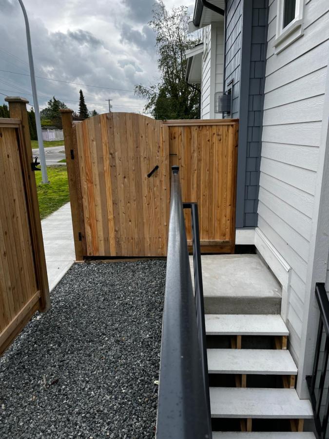 The Harmony Inn Spacious 2 Bdrms 2 Beds Basement Suite Surrey Exterior foto